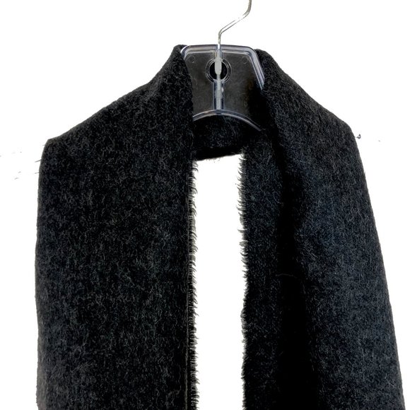 Made in Peru Charcoal Gray Pure Baby Alpaca Tassel Scarf - Picture 2 of 3